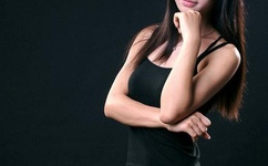 商家赶尸式游街宣传吓坏路人